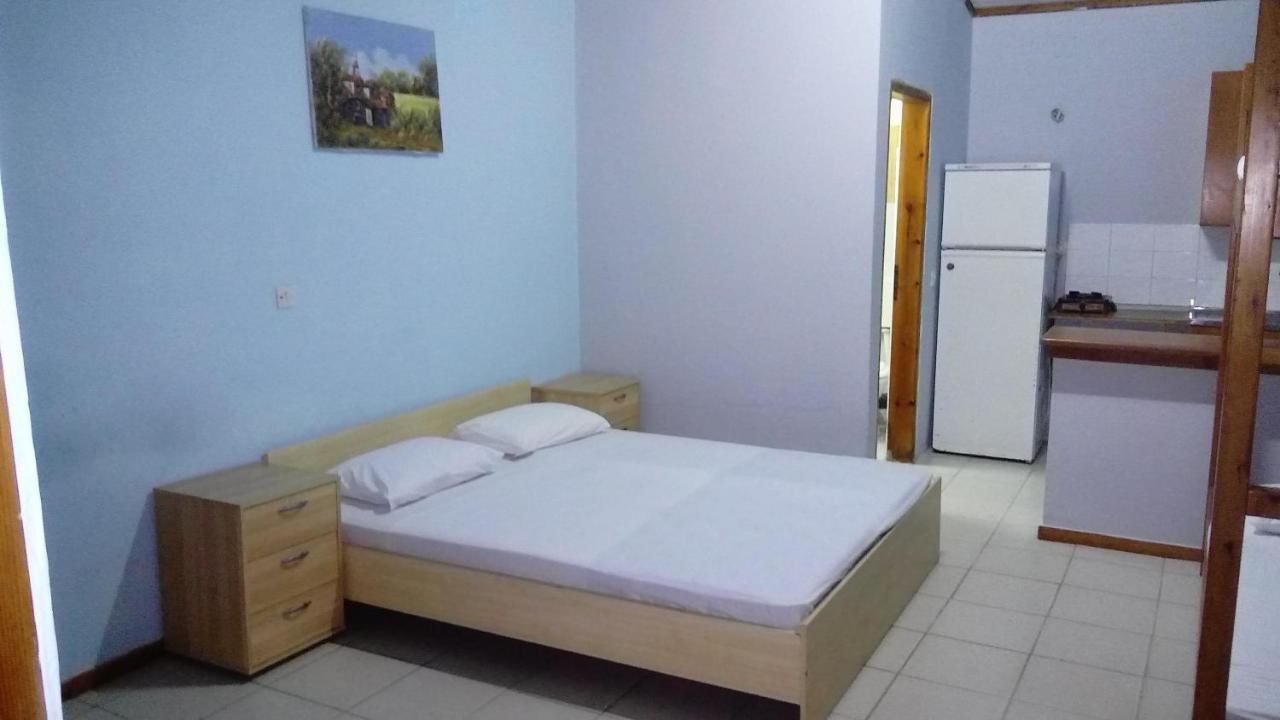 Camping Elizabeth Hotel Kalyvia Varikou Exterior foto